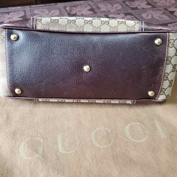 Authentic Gucci Purse - Picture 2 of 8